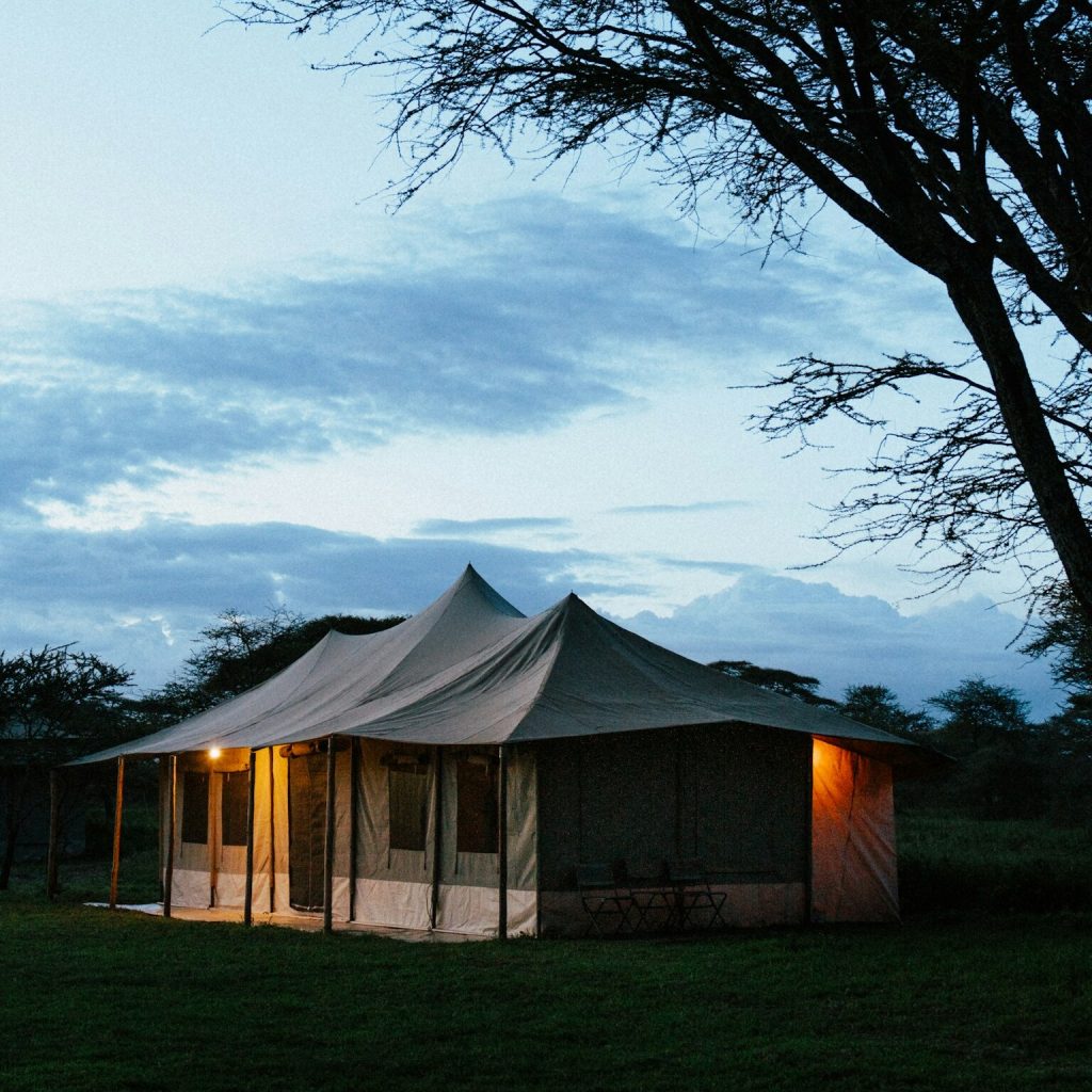 Tent in Serengeti, Serengeti safari on a budget
