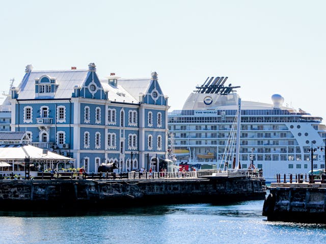 cape towns v & a waterfront