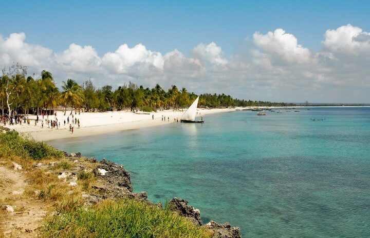 tours to victoria falls|||Diving underwater in Mozambique|Playing with Kids in Mozambique on tour|Beaches near Inhambane|Mozambique Inhambane Market|Bazaruto Island Adventure