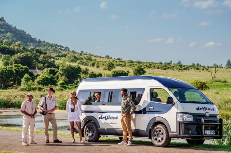 Independent Trip or Group Expedition: How Should You See Africa?