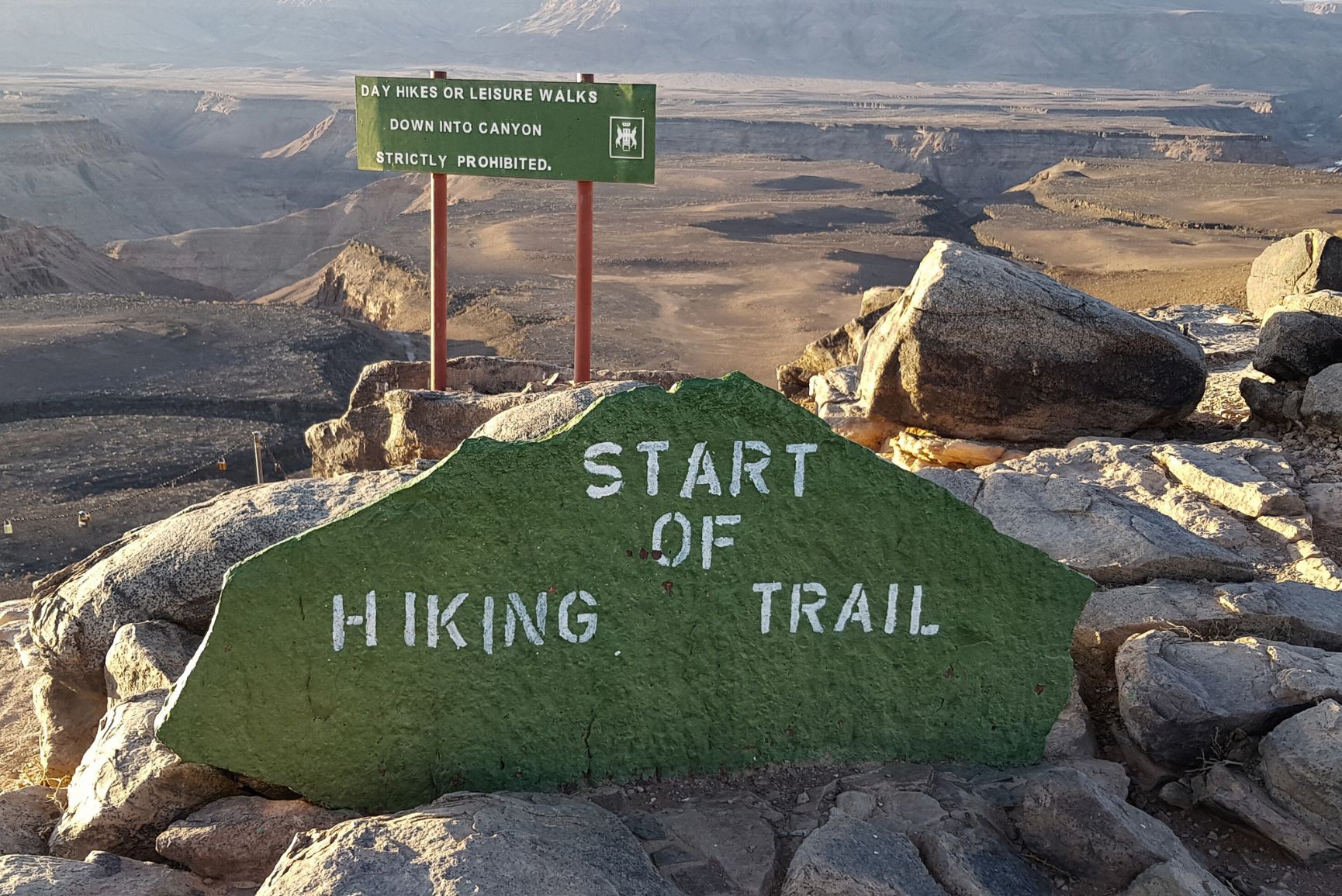 hiking trail at the fish river canyon
